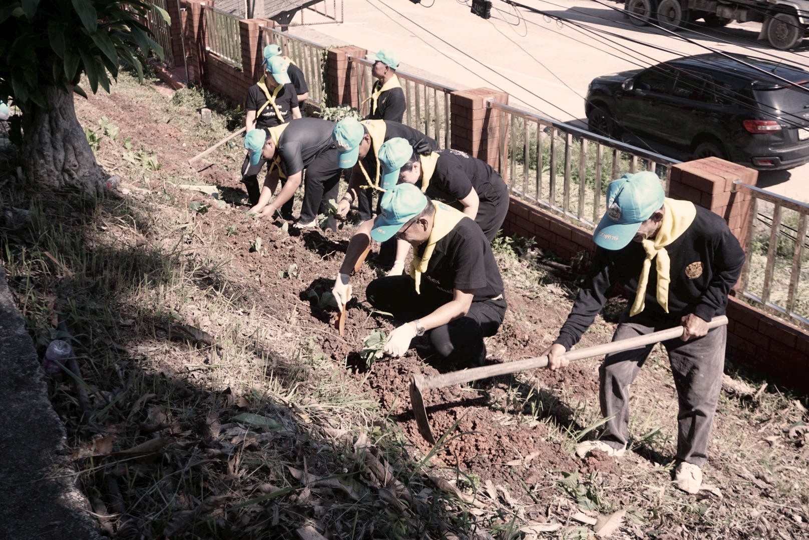 พช.พญาเม็งราย ดำเนินกิจกรรมการน้อมนำแนวพระราชดำริของสมเด็จพระกนิษฐาธิราชเจ้า กรมสมเด็จพระเทพรัตนราชสุดาฯ สยามบรมราชกุมารี สู่ปฏิบัติการปลูกผักสวนครัว เพื่อสร้างความมั่นคงทางอาหาร ประจำปี พ.ศ. 2569 ภายใต้แนวคิด "ปรับเปลี่ยนดี ชีวีมีสุข" (Chang for 5G Plus) กิจกรรม "ผู้นำทำก่อน"